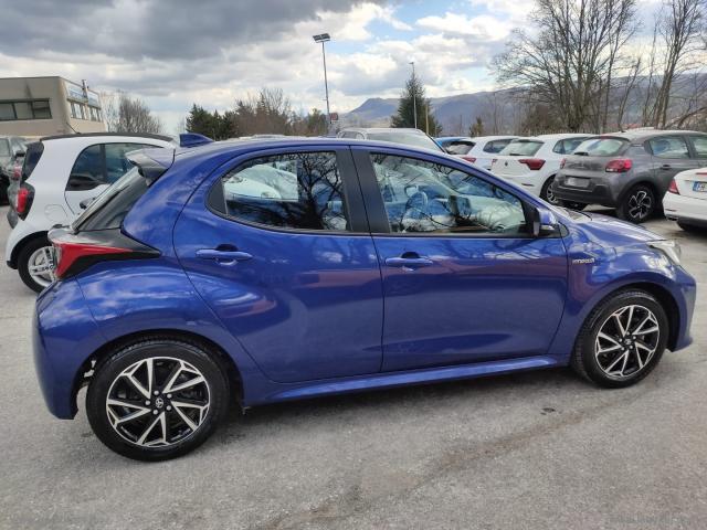 Auto - Toyota yaris 1.5 hybrid 5p. trend