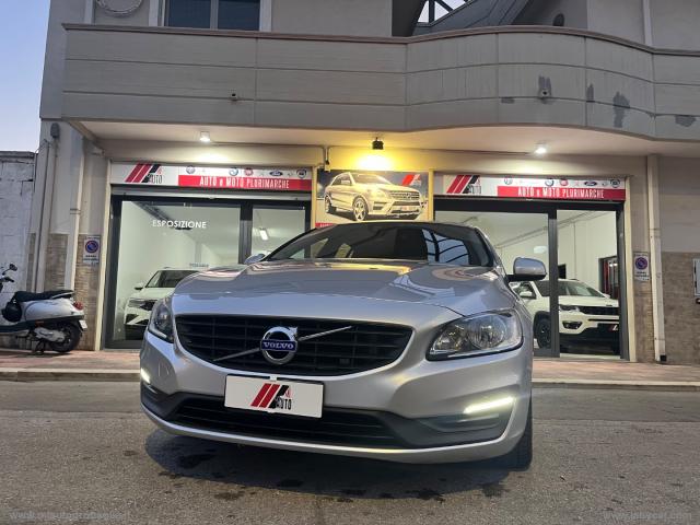 Auto - Volvo v60 d3 geartronic r-design momentum