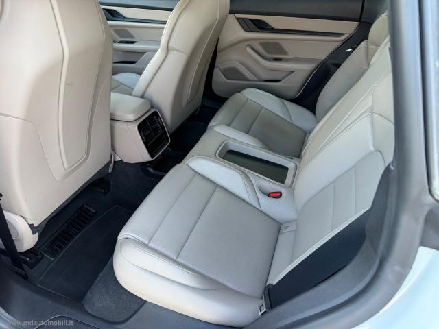 Auto - Porsche taycan 4 cross turismo