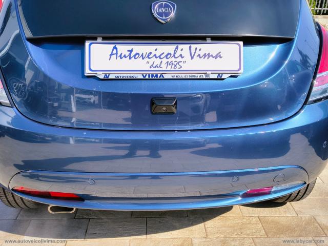 Auto - Lancia ypsilon 1.0 firefly 5p.s&s hyb. gold pl.
