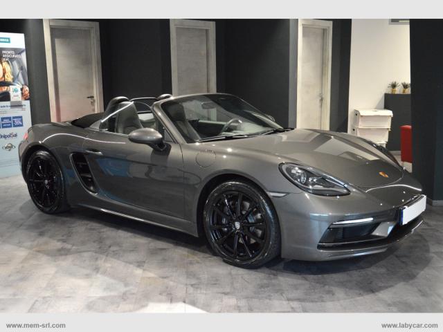 Auto - Porsche 718 boxster t