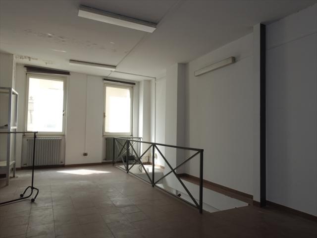 Appartamenti in Vendita - Locale commerciale in vendita a chieti centro storico