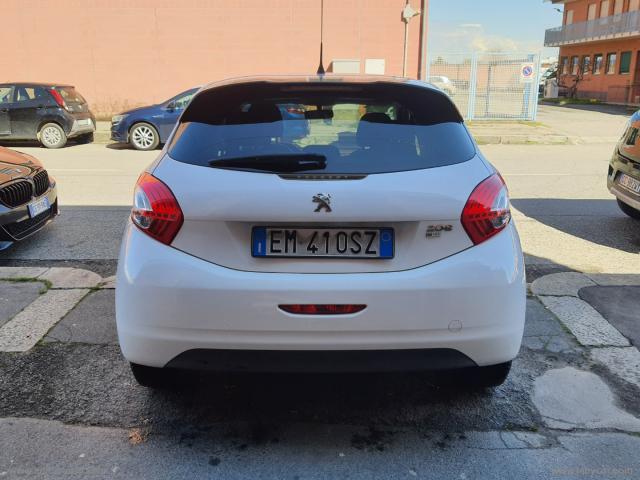 Auto - Peugeot 208 1.4 e-hdi 68 cv s&s robot. 5p. active