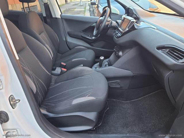 Auto - Peugeot 208 1.4 e-hdi 68 cv s&s robot. 5p. active