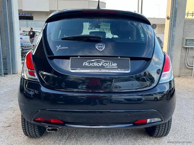 Auto - Lancia ypsilon 1.2 69 cv 5p. gpl ecochic ele.