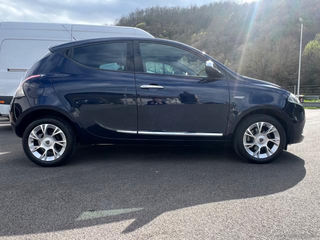 Auto - Lancia ypsilon 1.2 69 cv 5p. s&s gold