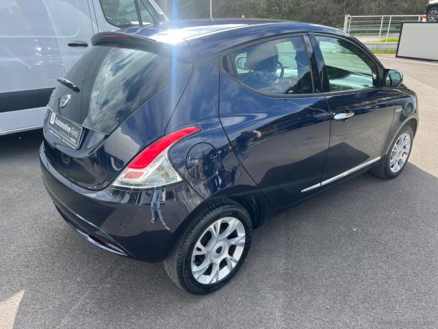 Auto - Lancia ypsilon 1.2 69 cv 5p. s&s gold
