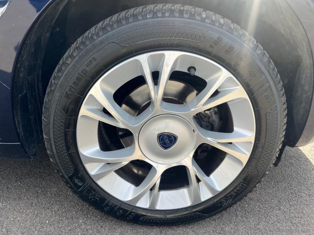 Auto - Lancia ypsilon 1.2 69 cv 5p. s&s gold