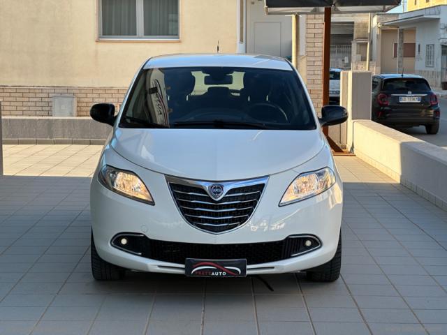 Auto - Lancia ypsilon 1.3 mjt 95 cv 5p. s&s silver