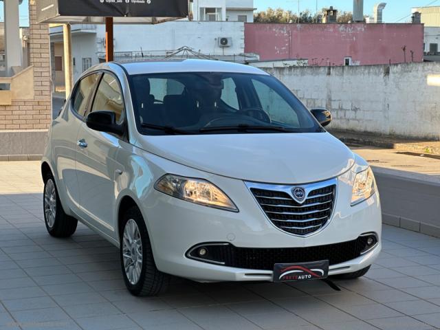 Auto - Lancia ypsilon 1.3 mjt 95 cv 5p. s&s silver