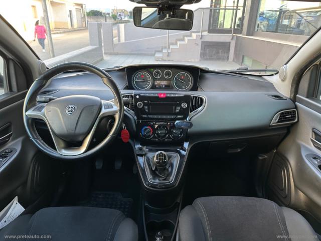 Auto - Lancia ypsilon 1.3 mjt 95 cv 5p. s&s silver