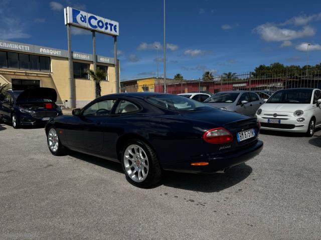 Auto - Jaguar xkr 4.0 coupÃ©