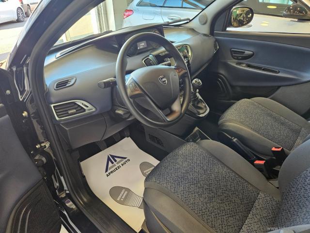 Auto - Lancia ypsilon 1.0 firefly 5p. s&s hybrid unyca
