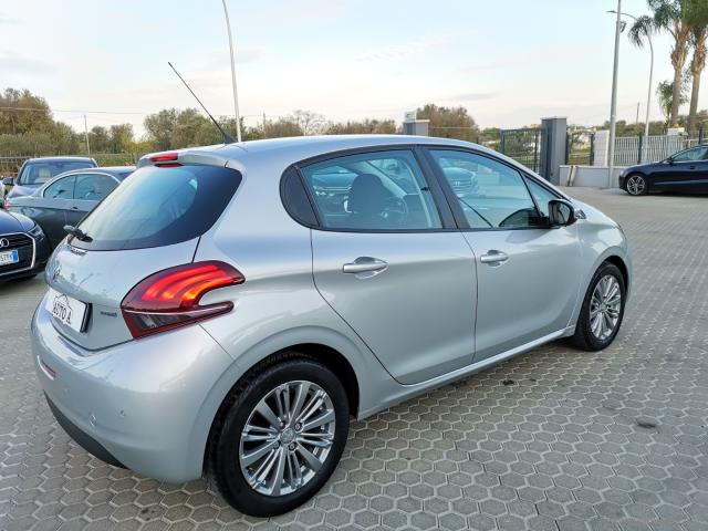 Auto - Peugeot 208 bluehdi 75 5p. allure