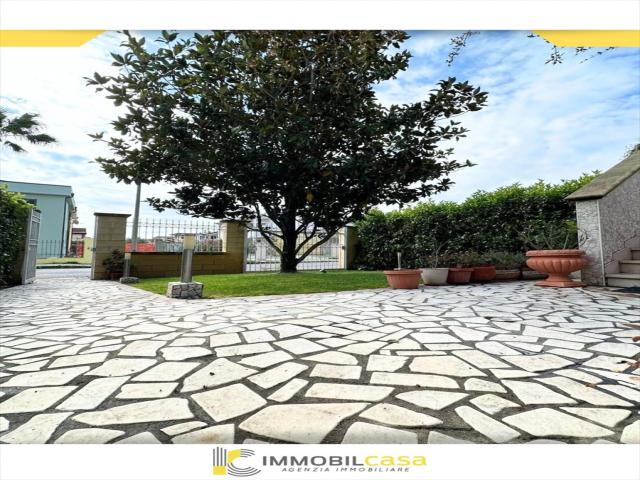 Appartamenti in Vendita - Villa in vendita a policoro via polluce