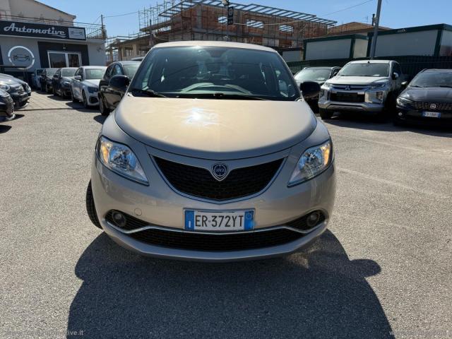 Lancia ypsilon 1.2 69 cv 5p. gpl ecochic plat.