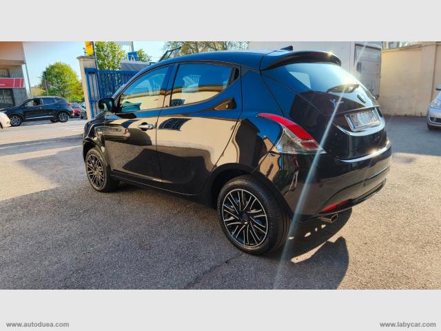 Auto - Lancia ypsilon 1.0 firefly hybrid eco gold