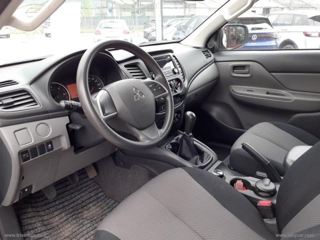 Auto - Mitsubishi l200 2.4 di-d/154cv double cab inform 5 posti autocarro