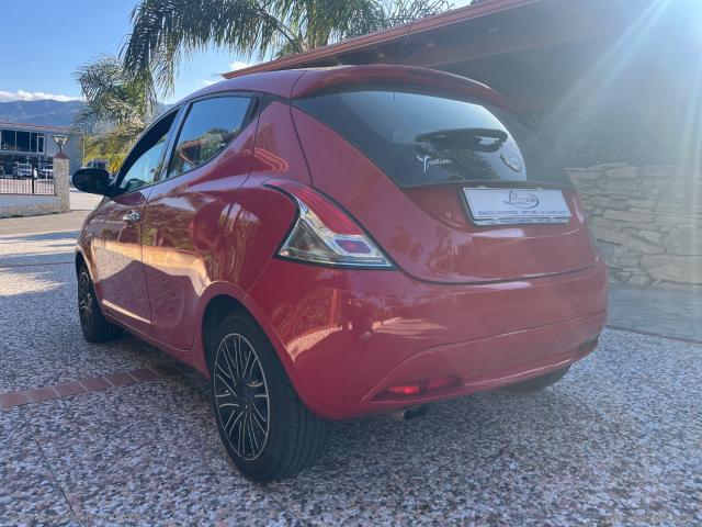 Auto - Lancia ypsilon 1.3 mjt 95 cv 5p. s&s silver