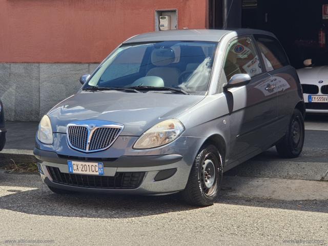 Auto - Lancia ypsilon 1.2