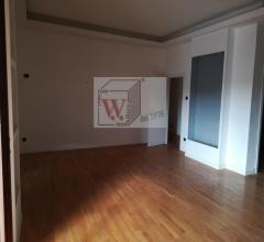 Appartamenti in Vendita - Appartamento in vendita a portici centro ( p.le brunelleschi )