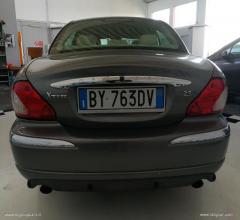 Auto - Jaguar x-type 2.5 v6