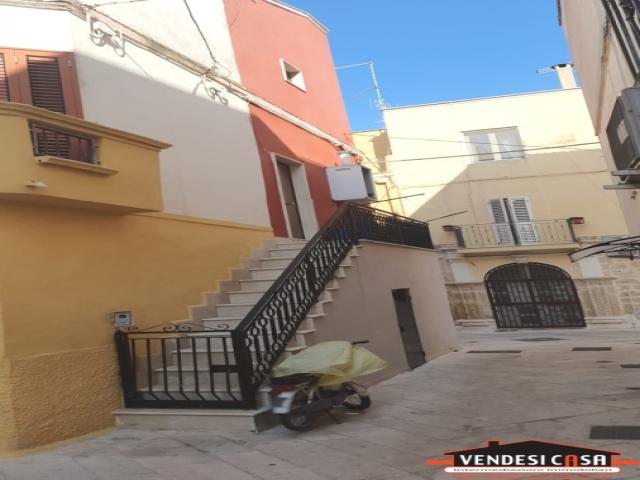 Case - Bivani indipendente con terrazzo zona montrone chiesa madre