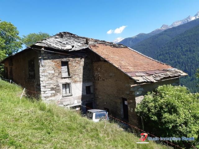 Case - Vezza d'oglio vendesi porzione di rustico da ristrutturare