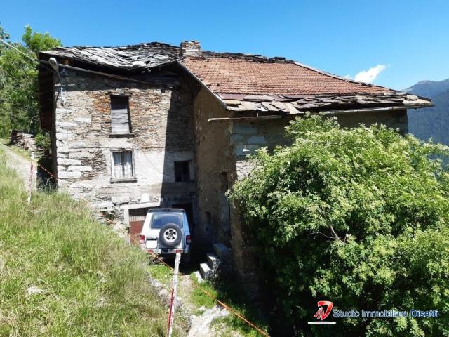 Case - Vezza d'oglio vendesi porzione di rustico da ristrutturare