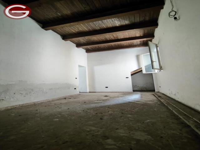 Appartamenti in Vendita - Casa indipendente in vendita a cittanova centrale