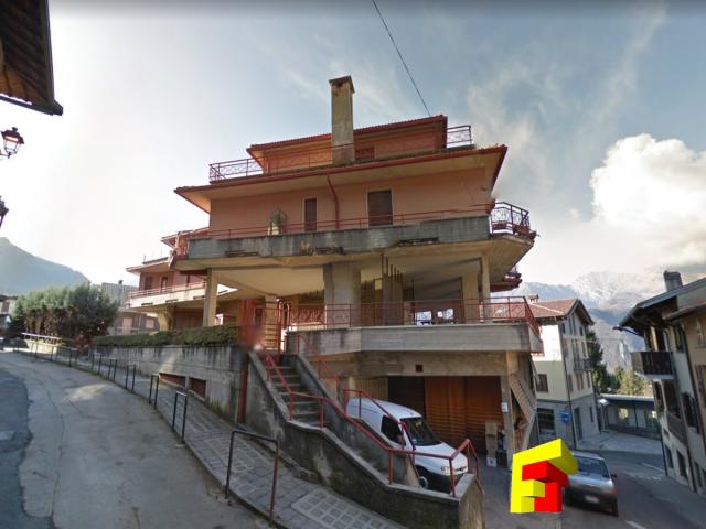 Case - Cremeno - ampio bilocale termoautonomo con grande balcone a l su zona giorno e zona notte