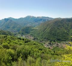 Case - Panoramica villa con due abitazioni e terreno privato