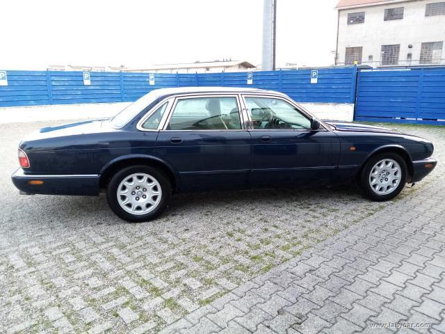 Auto - Jaguar sovereign 4.0