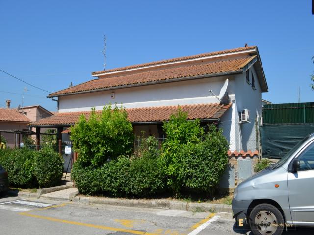 Casa indipendente nel centro abitato